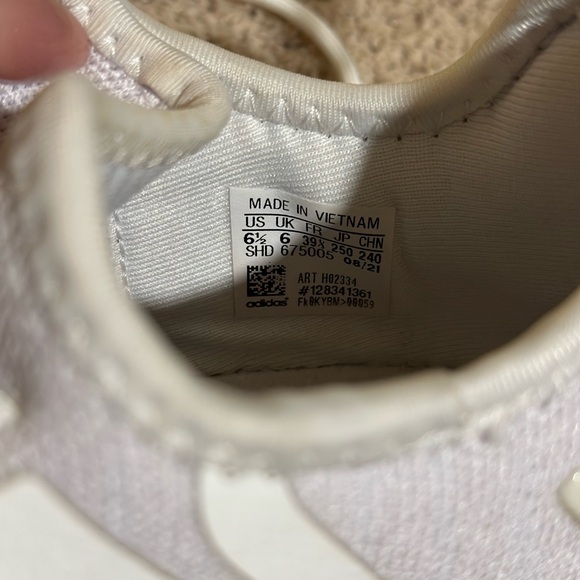 Adidas NMD R1 - Picture 2 of 3